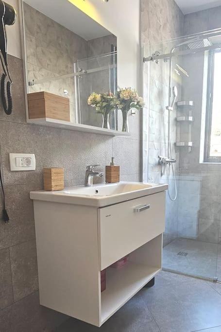 Modern Top Floor Sea View 3Br With Pools, Spa & Fitness Bečići 外观 照片